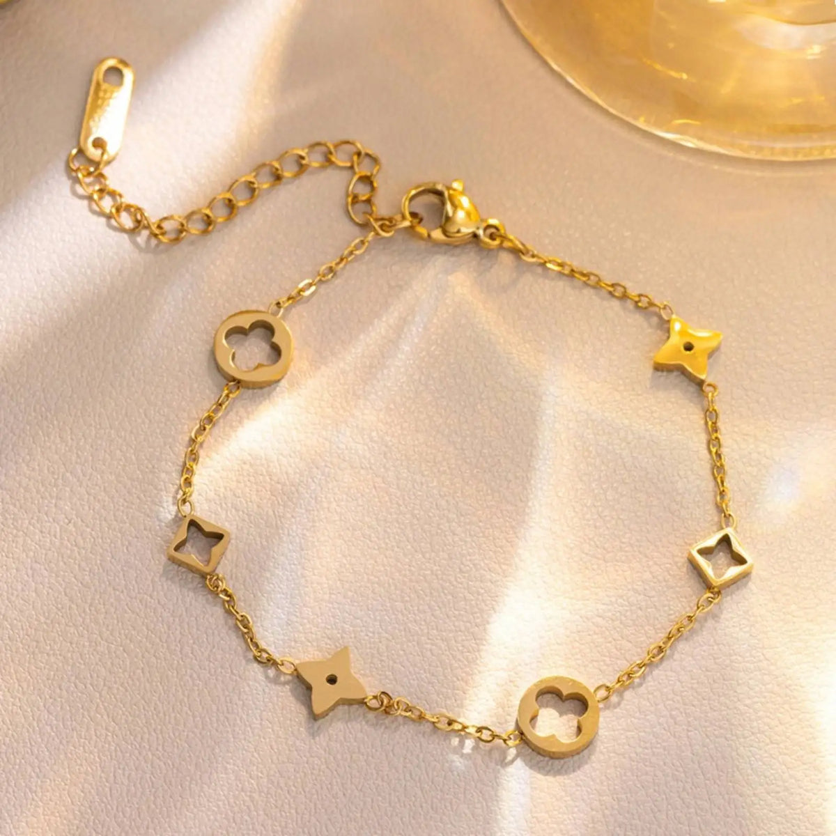 Fortuna Clover Necklace